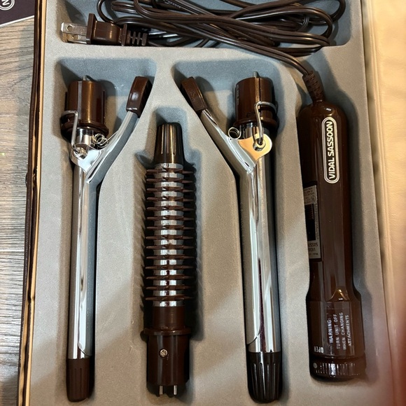 VTG Vidal Sassoon Curling Brush/Iron Travel Set w/Case Model VS 125 Never Used - Picture 3 of 6